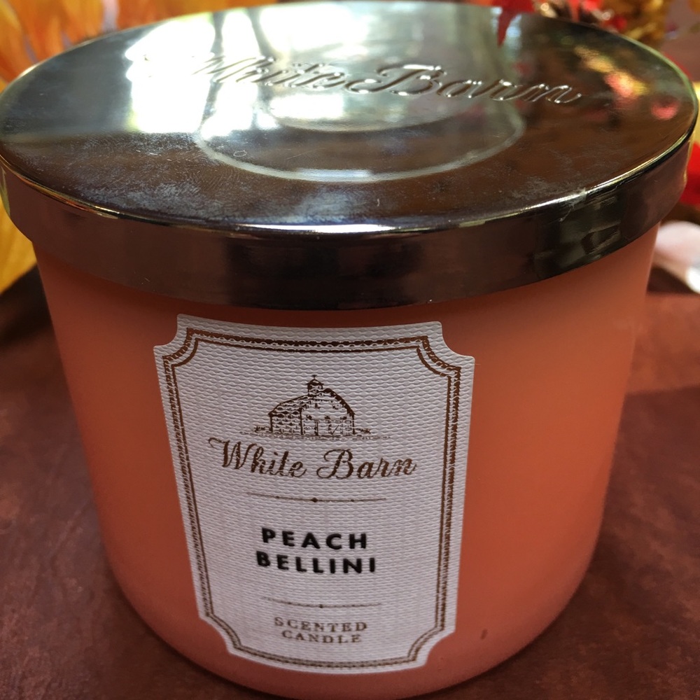 Bath and Body works candle peach bellini